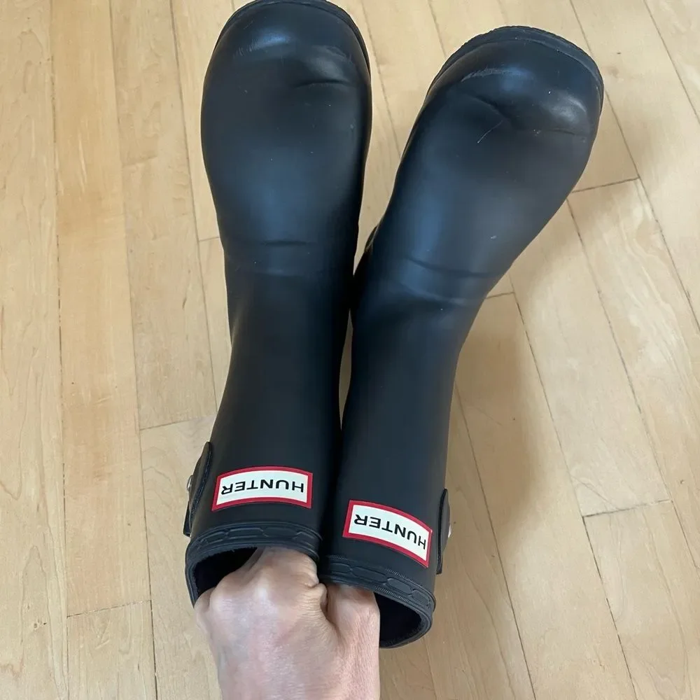 Hunter Women's Original Tour Short Rain Boots in Black 6